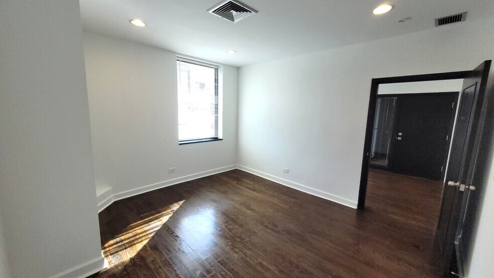 5642 W Diversey Ave, Chicago, IL à louer - Photo intérieure – Image 3 sur 12
