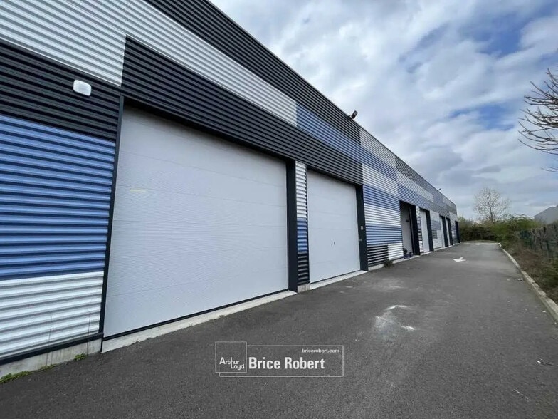 Bureau dans Dagneux à louer - Photo de l’immeuble – Image 2 sur 5