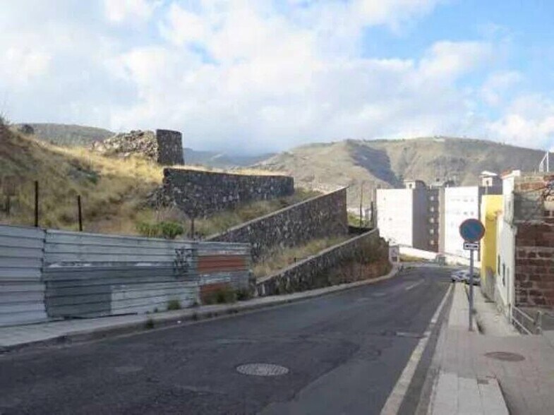 Terrain dans San Cristóbal de La Laguna, Santa Cruz de Tenerife à vendre - Photo de l’immeuble – Image 1 sur 4