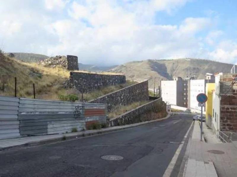 Terrain dans San Cristóbal de La Laguna, Santa Cruz de Tenerife à vendre Photo de l’immeuble– Image 1 sur 5