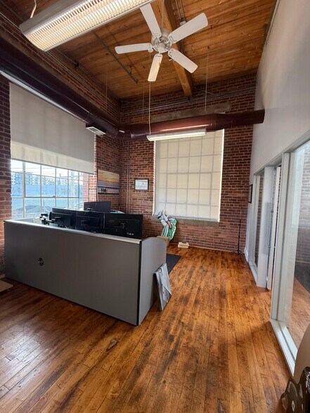 1300 S Mint St, Charlotte, NC à louer - Photo intérieure – Image 3 sur 10