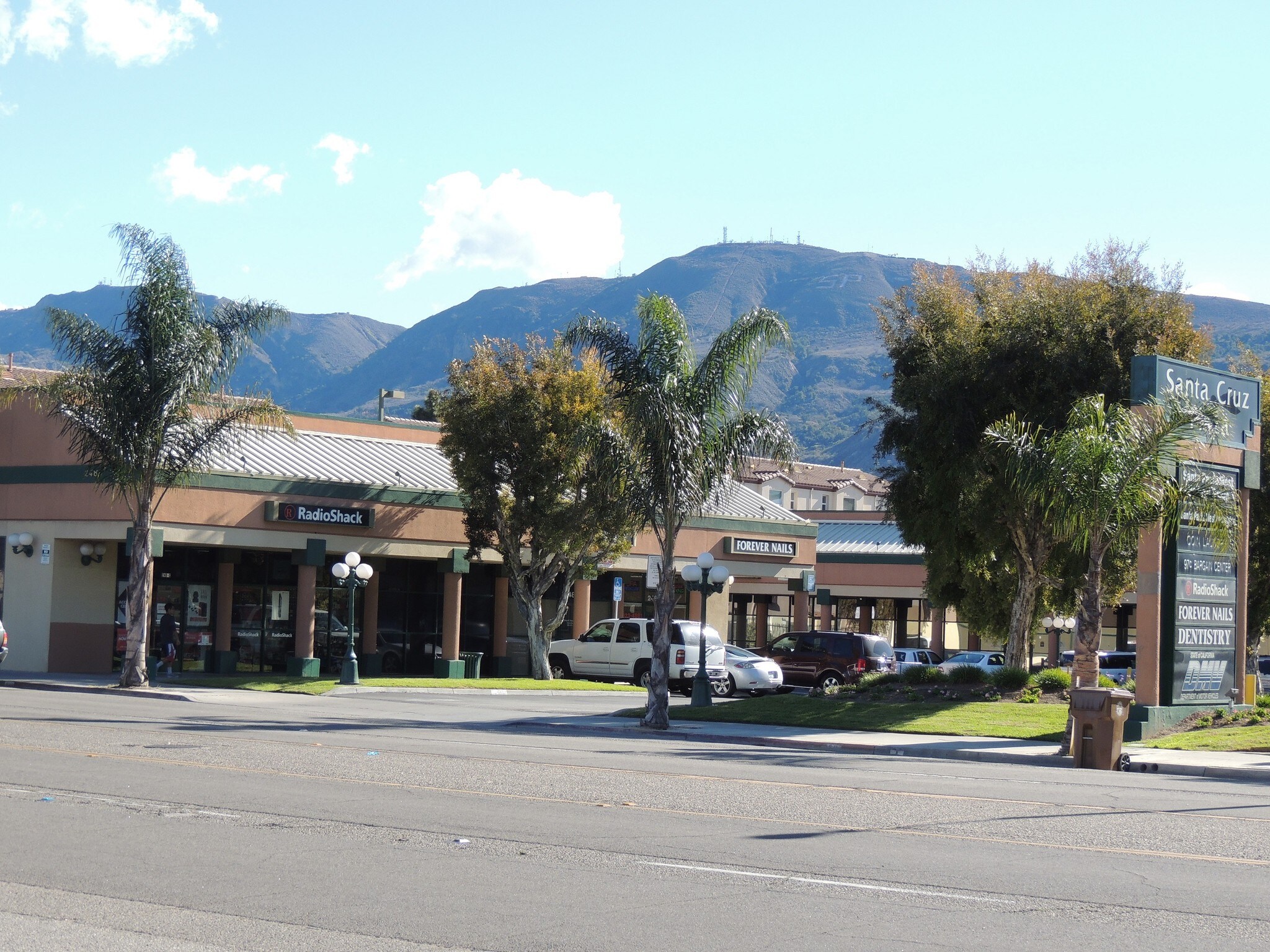 250-254 W Harvard Blvd, Santa Paula, CA à louer Photo de l’immeuble– Image 1 sur 6
