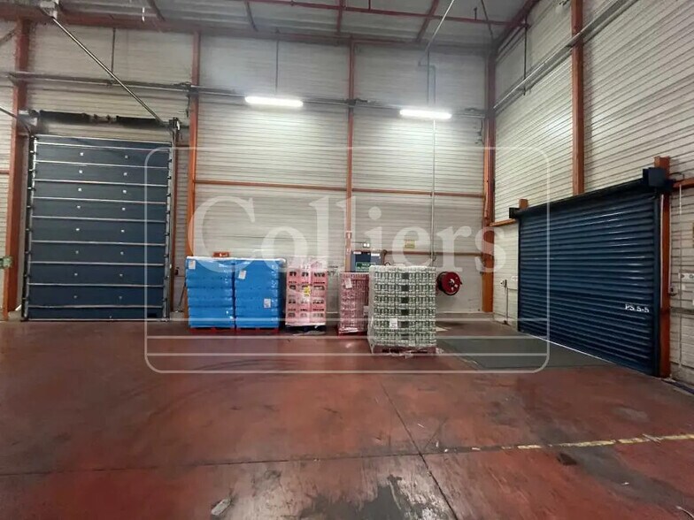 Industriel/Logistique dans Tarascon à louer - Photo de l’immeuble – Image 2 sur 6