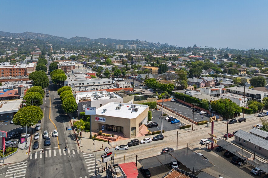 1700 N Vermont Ave, Los Angeles, CA à louer - Aérien – Image 3 sur 17