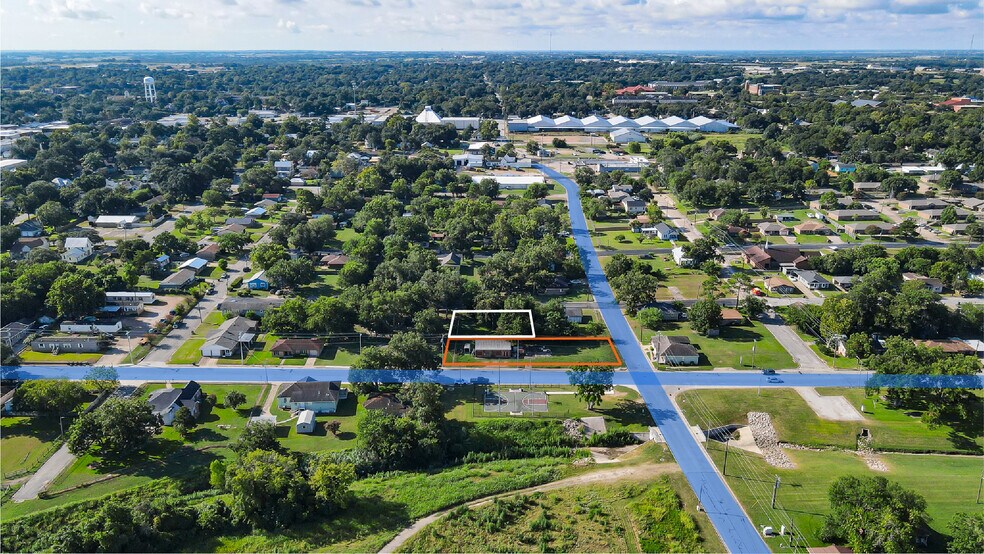 515 Martin Luther King Junior Pky, Brenham, TX à vendre - Photo de l’immeuble – Image 3 sur 12