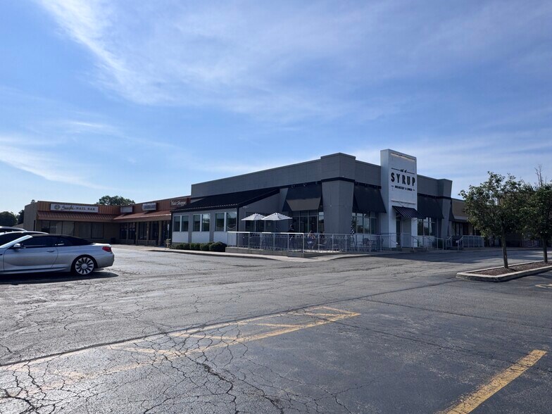 546-584 S Randall Rd, Saint Charles, IL à louer - Photo de l’immeuble – Image 2 sur 12