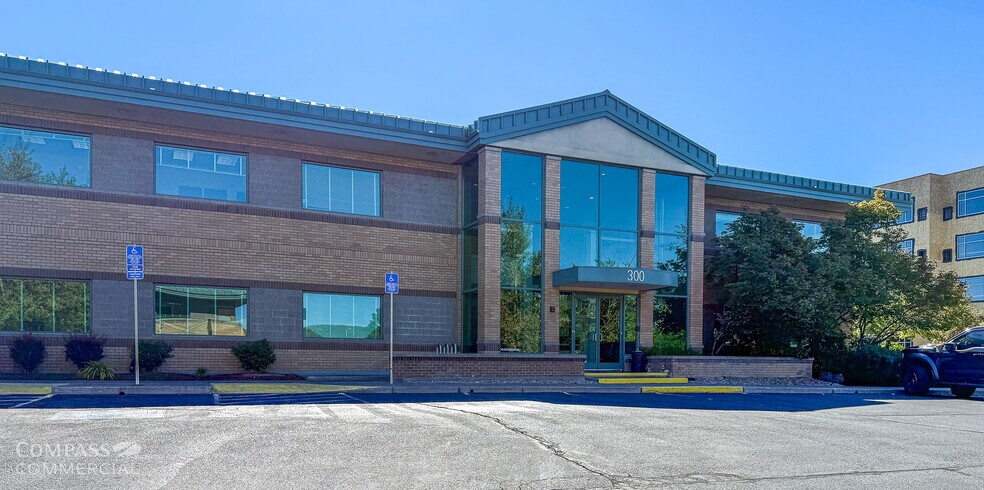 300 SW Columbia St, Bend, OR à louer - Photo de l’immeuble – Image 2 sur 2