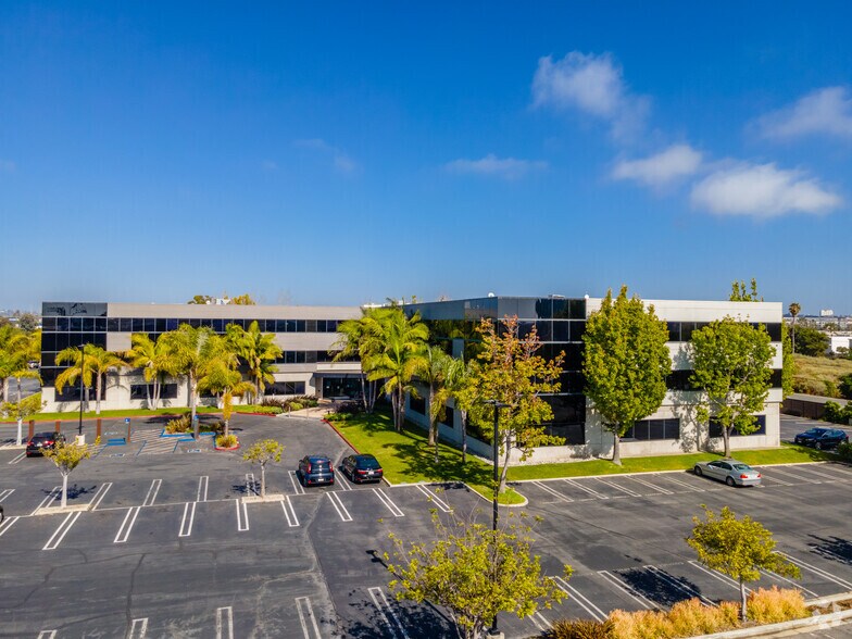 4551 Glencoe Ave, Marina Del Rey, CA à louer - Photo principale – Image 2 sur 13