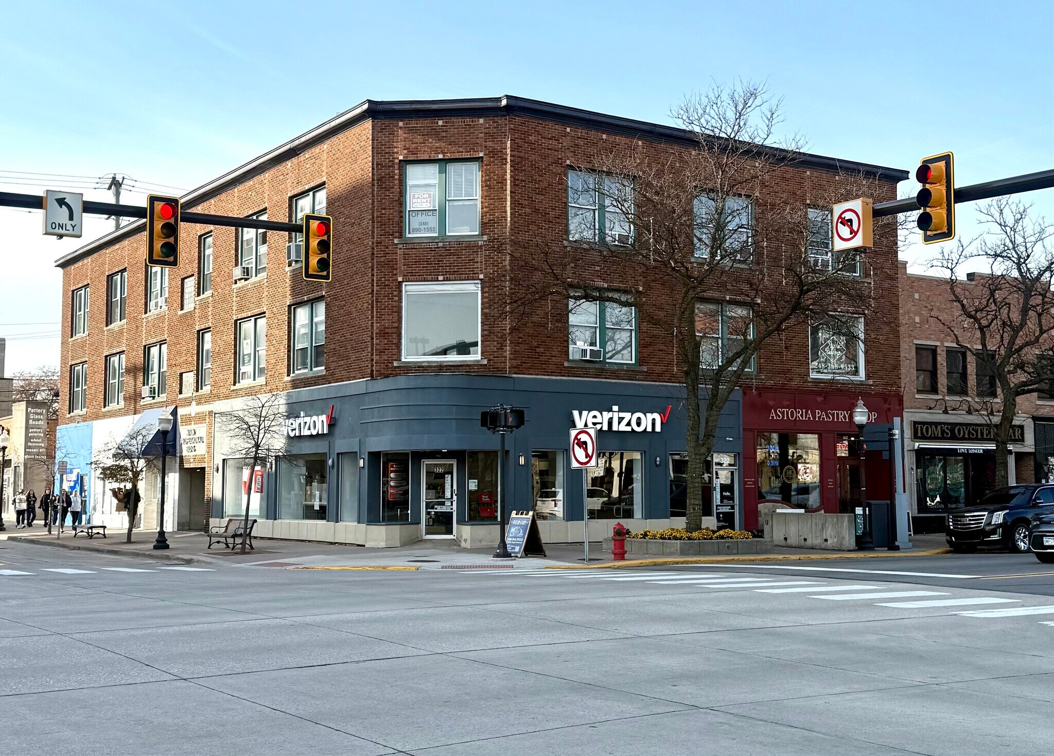104 W 4th St, Royal Oak, MI à louer Photo principale– Image 1 sur 5