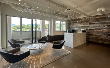 4717-4725 Hastings St, Burnaby, BC à louer Photo intérieure– Image 2 sur 4