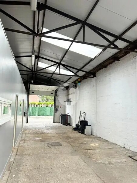 Plus de détails pour Bureau, Local d'activités à louer