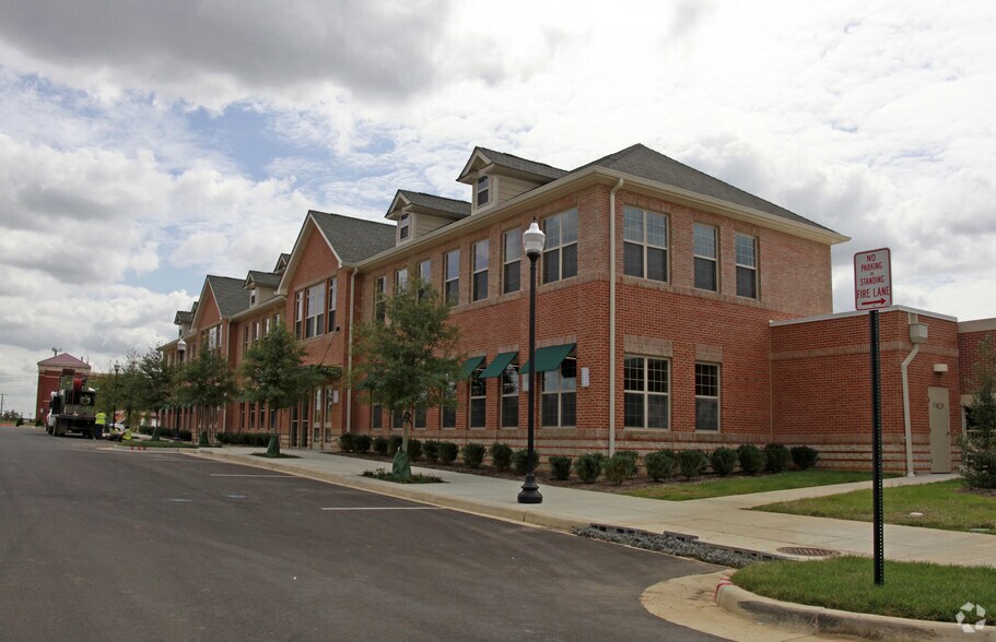 1509 Dodona Ter SE, Leesburg, VA à louer - Photo de l’immeuble – Image 2 sur 5