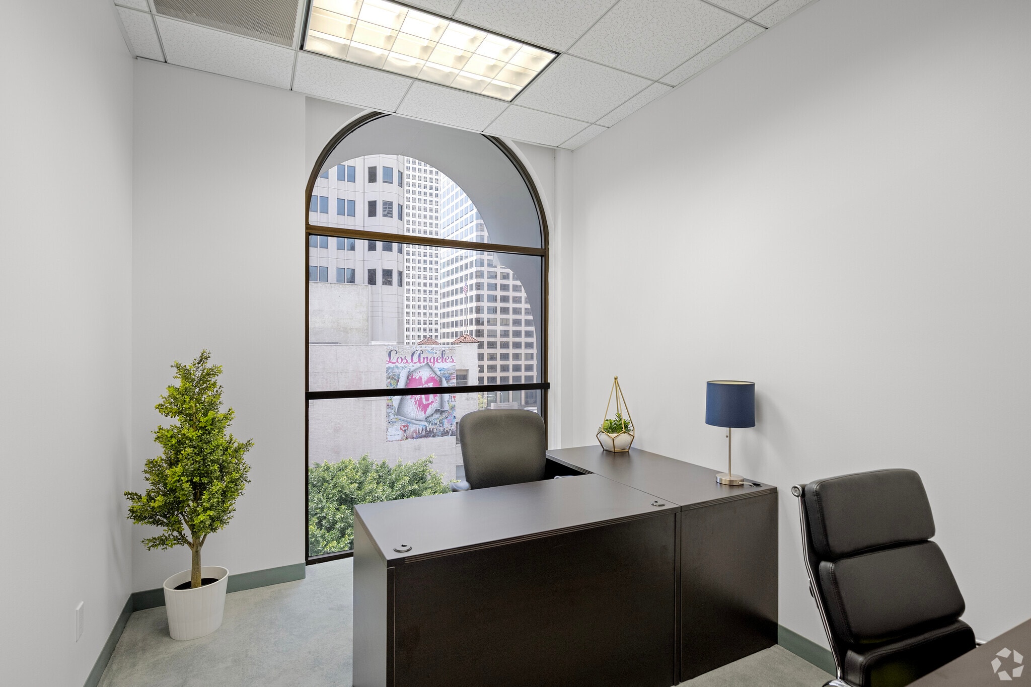 835 Wilshire Blvd, Los Angeles, CA à louer Photo intérieure– Image 1 sur 2