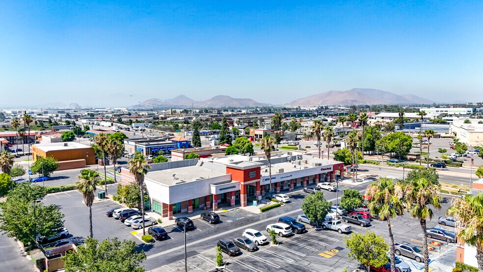 1627-1629 S Riverside Ave, Rialto, CA à vendre - Photo de l’immeuble – Image 2 sur 9