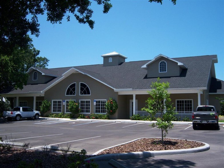 708 Lakeview Rd, Clearwater, FL à vendre - Photo principale – Image 1 sur 5