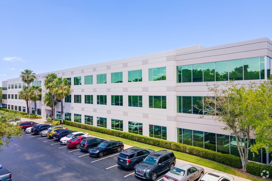 11486 Corporate Blvd, Orlando, FL à louer - Photo de l’immeuble – Image 2 sur 9