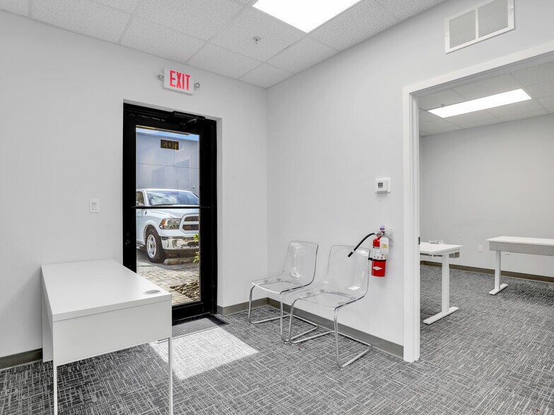 8801 Business Park Dr, Fort Myers, FL à vendre - Photo de l’immeuble – Image 3 sur 28