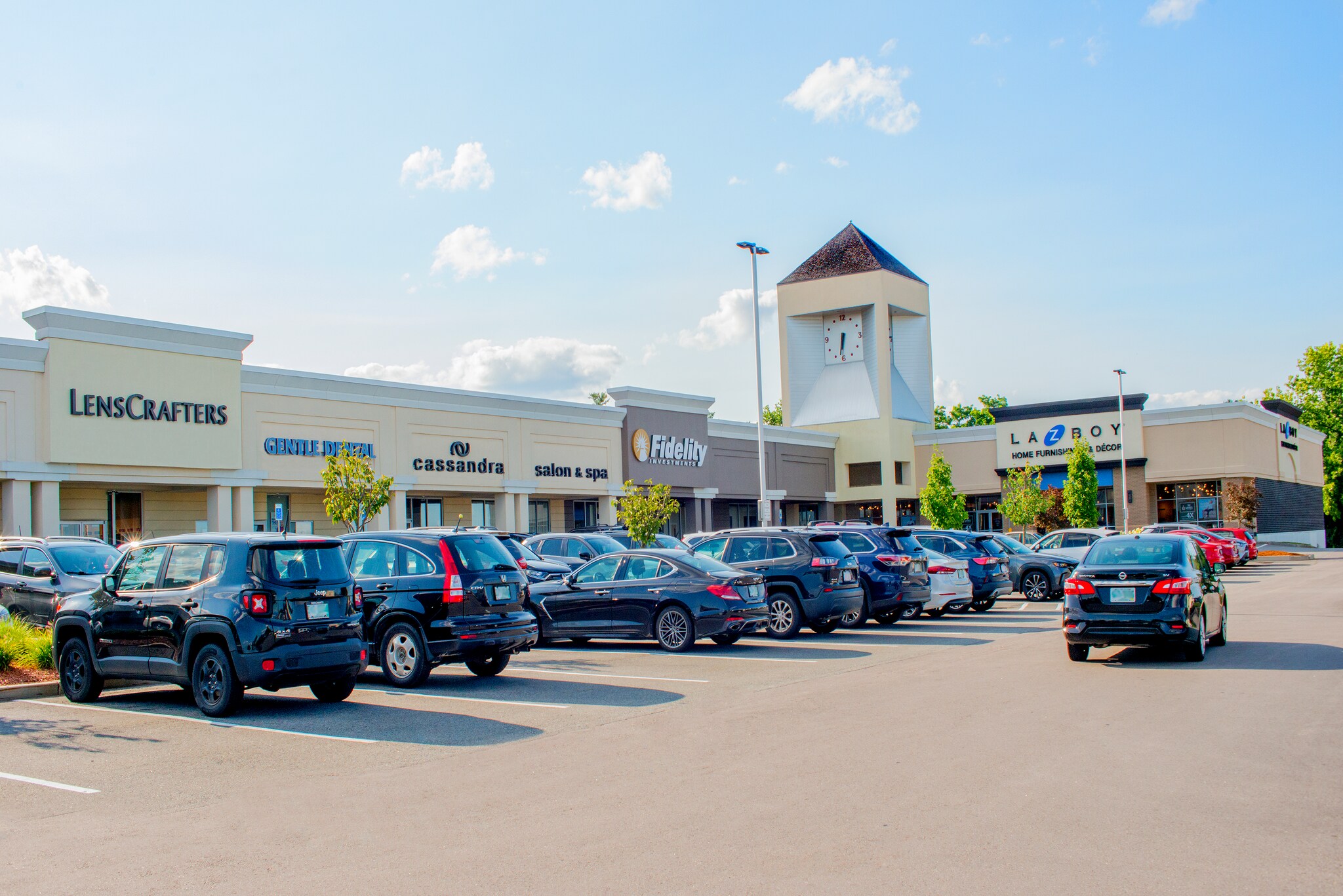 221-225 Daniel Webster Hwy, Nashua, NH à louer Photo principale– Image 1 sur 11