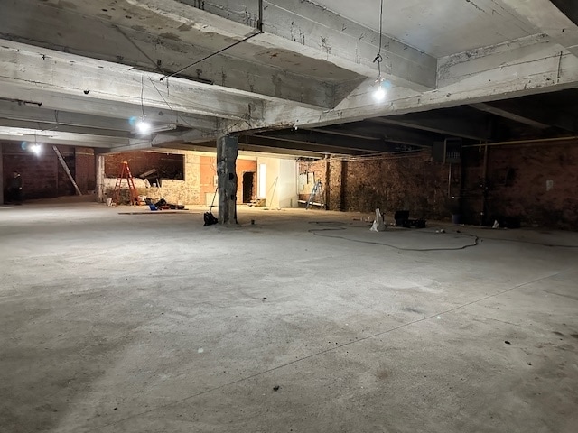 355 E 173rd St, Bronx, NY à louer Photo de l’immeuble– Image 1 sur 2