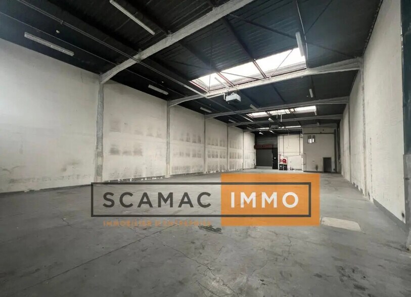 Industriel/Logistique dans Fontenay-sous-Bois à louer - Photo de l’immeuble – Image 3 sur 7