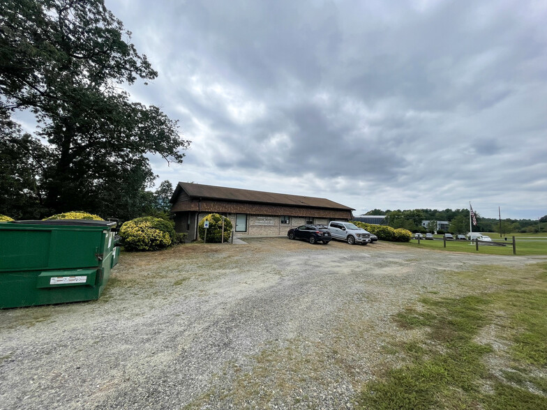 360 Cane Creek Rd, Fletcher, NC à vendre - Photo de l’immeuble – Image 2 sur 10