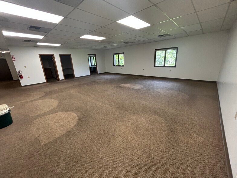 4136 Library Rd, Pittsburgh, PA à louer - Photo de l’immeuble – Image 3 sur 18