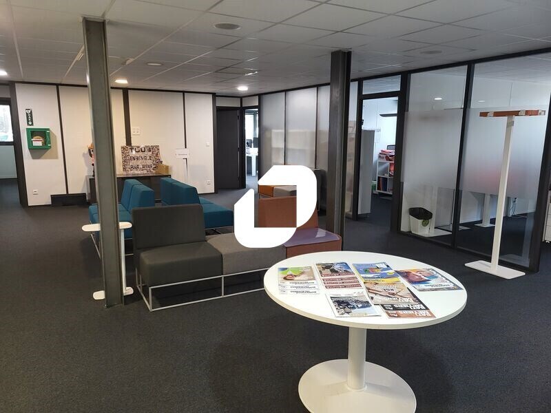 Bureau dans Mérignac à louer Photo de l’immeuble– Image 1 sur 11