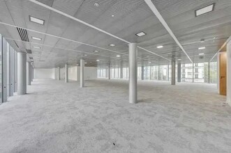 2-8 Rue Gaston Rébuffat, Paris à louer Photo intérieure– Image 2 sur 3