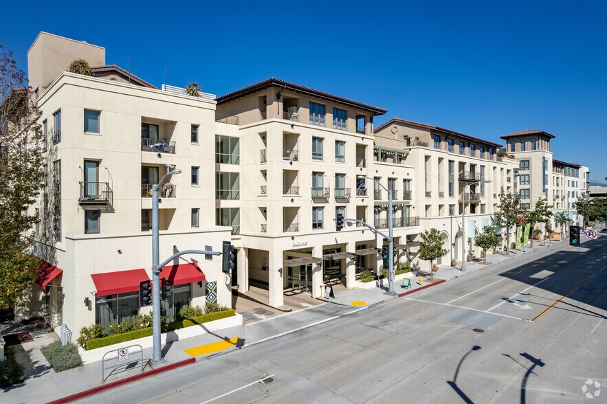 75 W Walnut St, Pasadena, CA à louer - Photo de l’immeuble – Image 1 sur 40