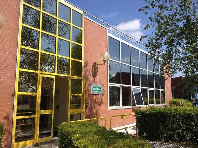 9 Avenue Du Canada, Les Ulis à louer - Photo de l’immeuble – Image 1 sur 9