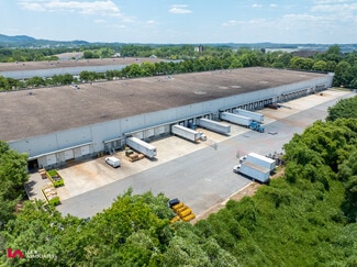 Plus de détails pour 2850 Barrett Lakes Blvd, Kennesaw, GA - Industriel/Logistique à louer