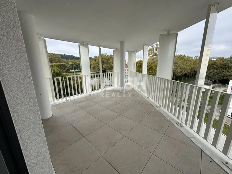 Bureau dans Saint-Étienne à louer - Photo de l’immeuble – Image 2 sur 5