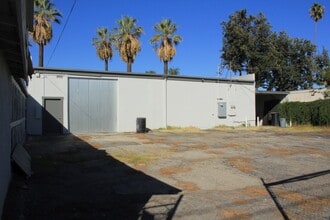 1030 W 2nd St, Pomona, CA à louer Photo de l’immeuble– Image 2 sur 5