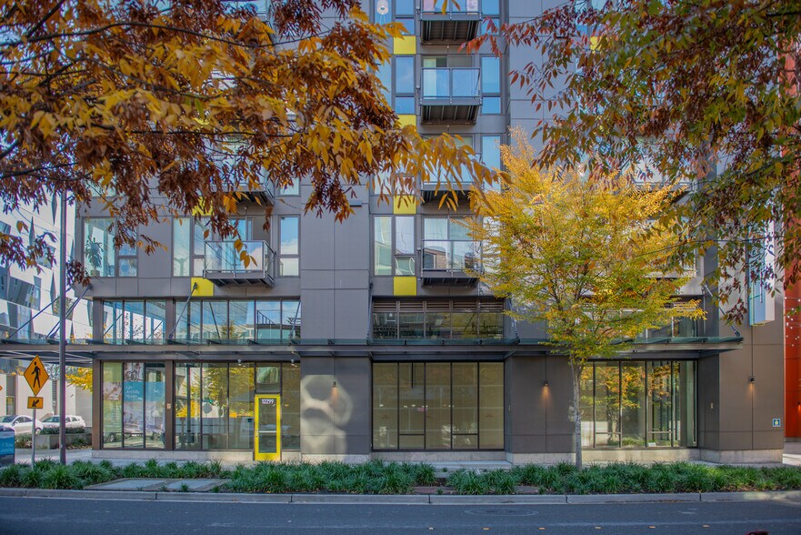 12282 NE 12th Ln, Bellevue, WA à louer - Photo de l’immeuble – Image 3 sur 7