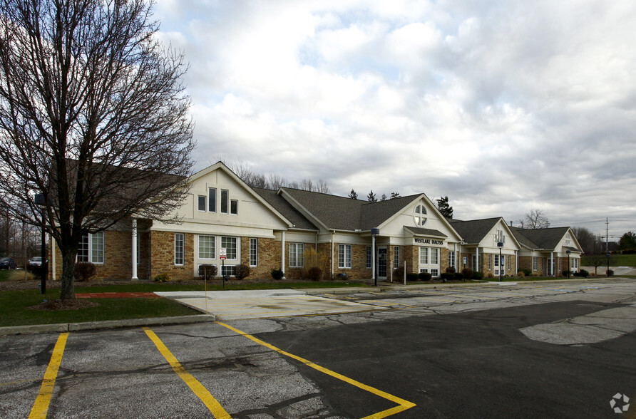 26016 Detroit Rd, Westlake, OH à louer - Photo de l’immeuble – Image 3 sur 11