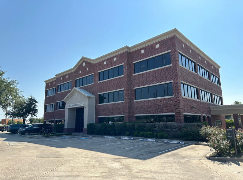 19855 Southwest Fwy, Sugar Land, TX à louer - Photo de l’immeuble – Image 3 sur 13
