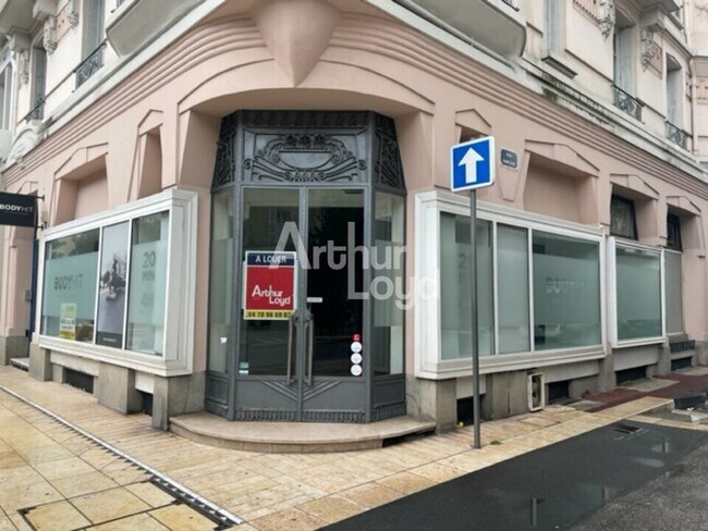 Plus de détails pour Local commercial à louer