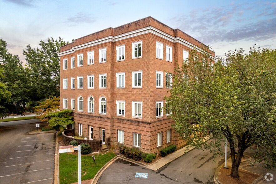 200 Queens Rd, Charlotte, NC à vendre - Photo de l’immeuble – Image 1 sur 8