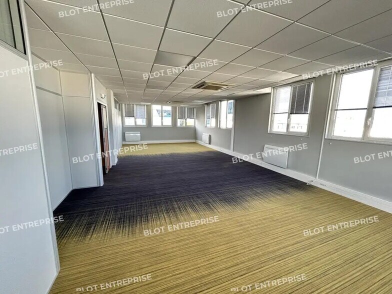 Bureau dans Brest à louer - Photo de l’immeuble – Image 2 sur 8