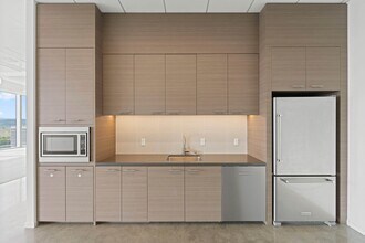 400 Spectrum Center Dr, Irvine, CA à louer Photo intérieure– Image 1 sur 5