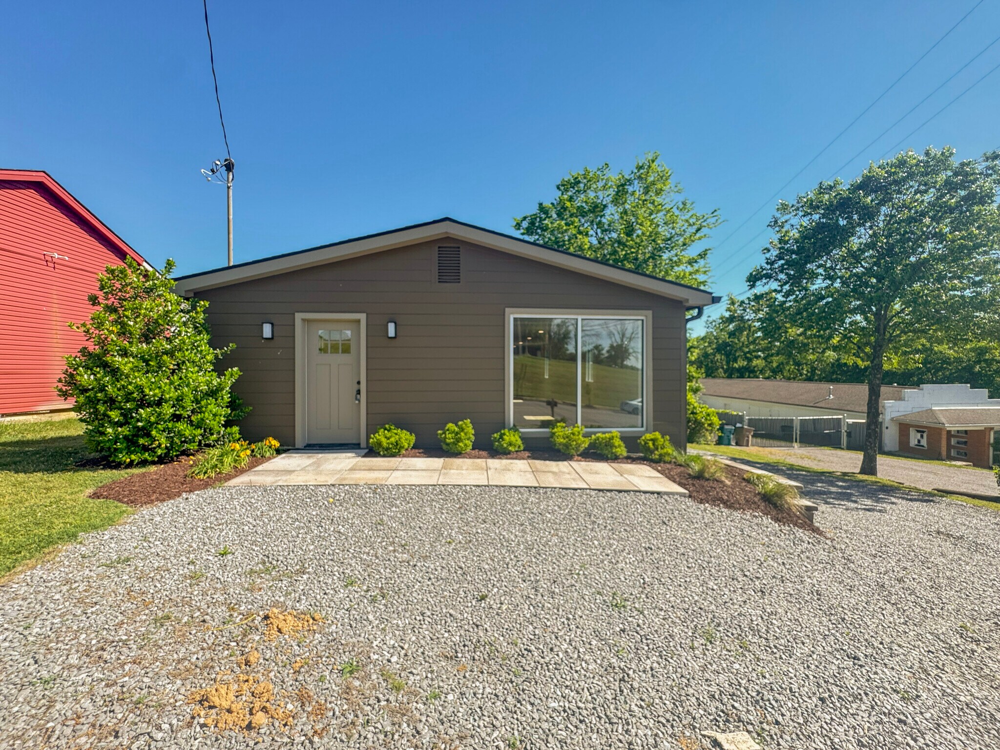 709 Hart Ln, Nashville, TN à louer Photo de l’immeuble– Image 1 sur 13