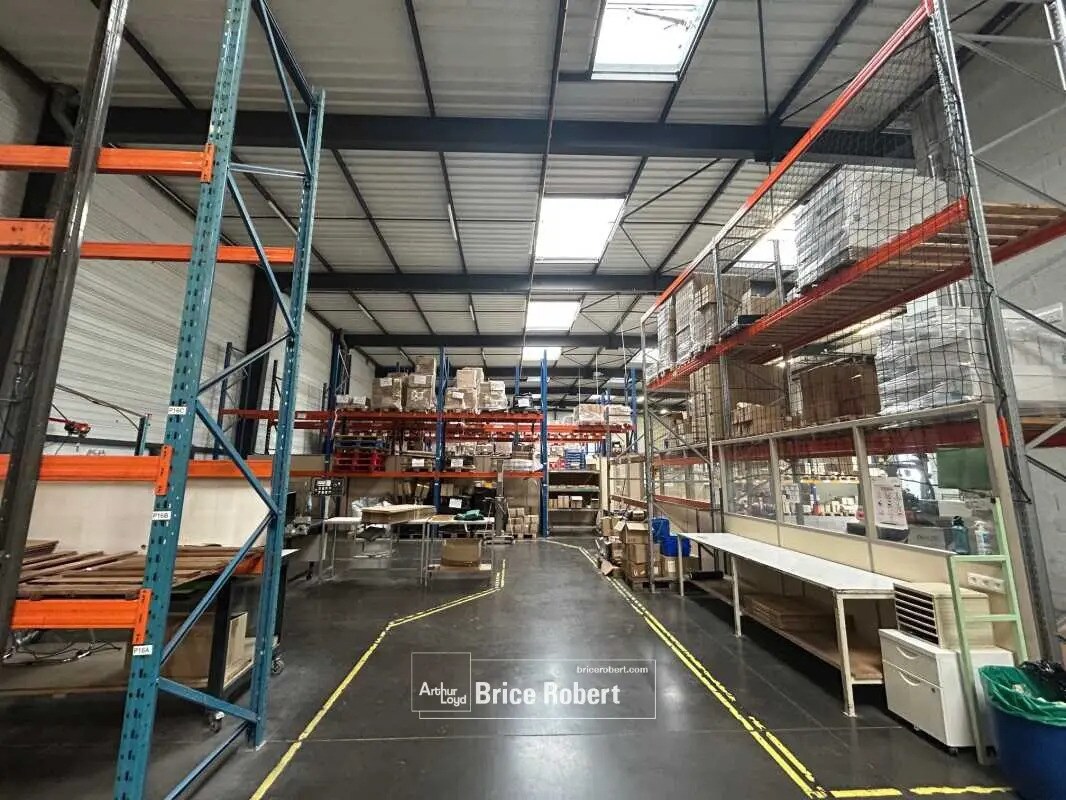 Local d’activités dans Décines-Charpieu à louer Photo intérieure– Image 1 sur 3
