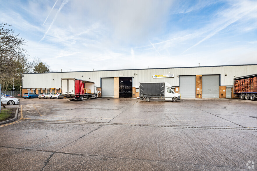Floats Rd, Manchester à louer - Photo principale – Image 1 sur 4