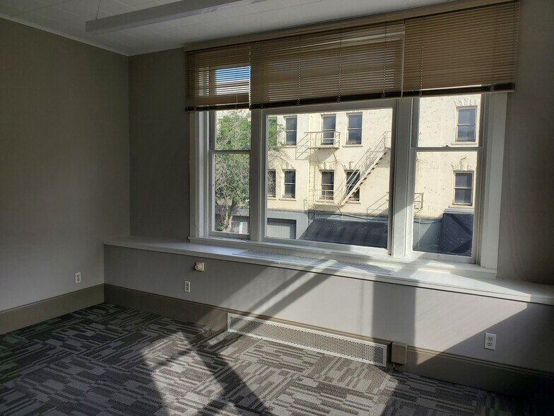 103 Palouse St, Wenatchee, WA à louer - Photo de l’immeuble – Image 2 sur 6