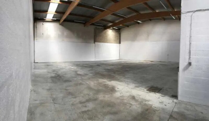 Local d’activités dans Émerainville à louer - Photo intérieure – Image 2 sur 5