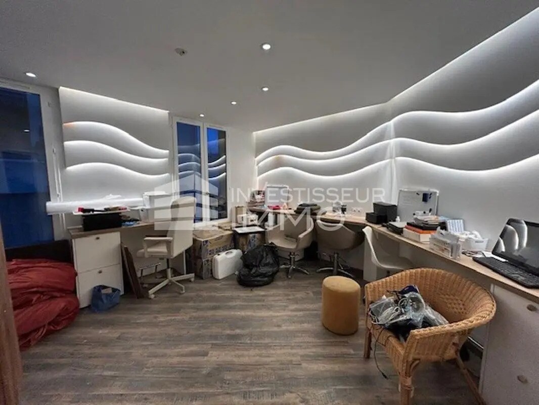 Local commercial dans Saint-Cloud à louer Photo intérieure– Image 1 sur 9