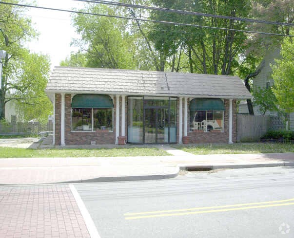 931 Amboy Ave, Edison, NJ à vendre - Photo de l’immeuble – Image 2 sur 6
