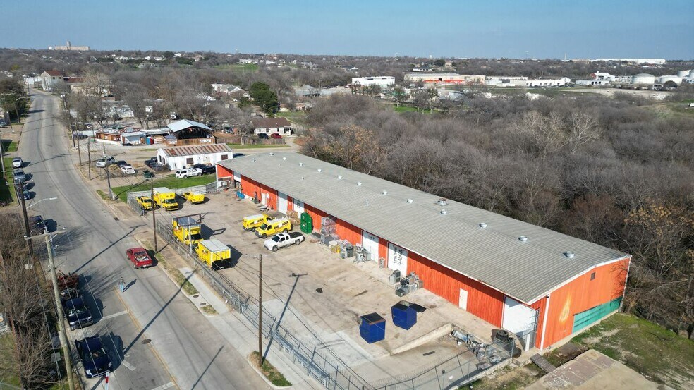 2312 Decatur Ave, Fort Worth, TX à vendre - Photo de l’immeuble – Image 2 sur 8
