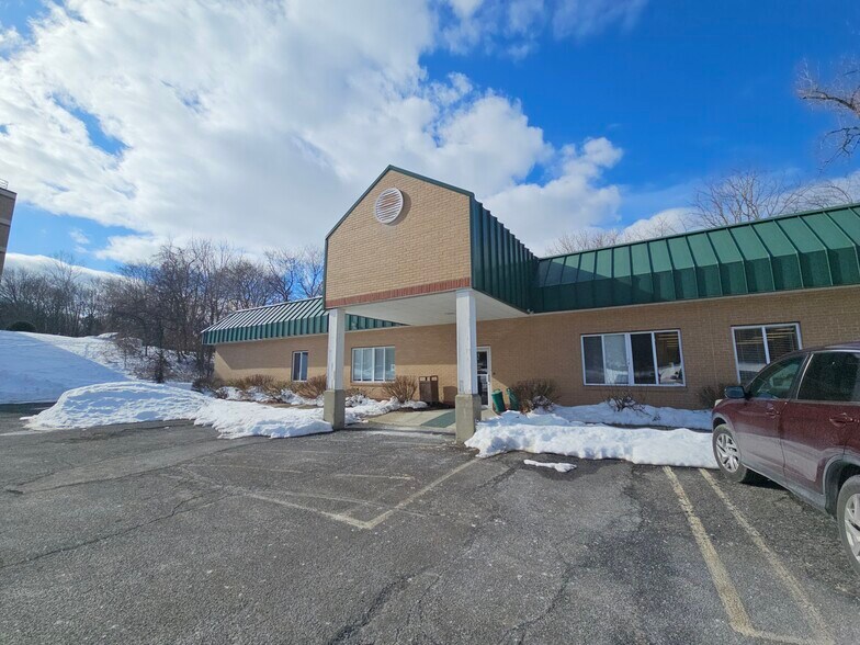 31 Cerone Plz, Newburgh, NY à vendre - Photo de l’immeuble – Image 3 sur 37