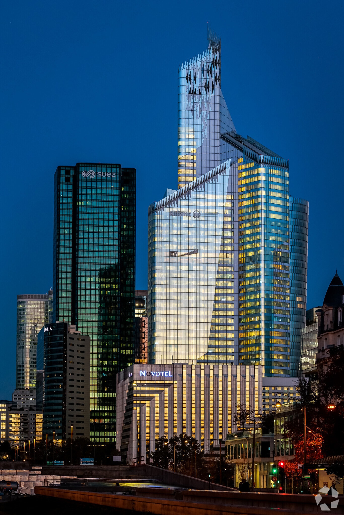 1-2 Place Des Saisons, Courbevoie à louer Photo principale– Image 1 sur 7